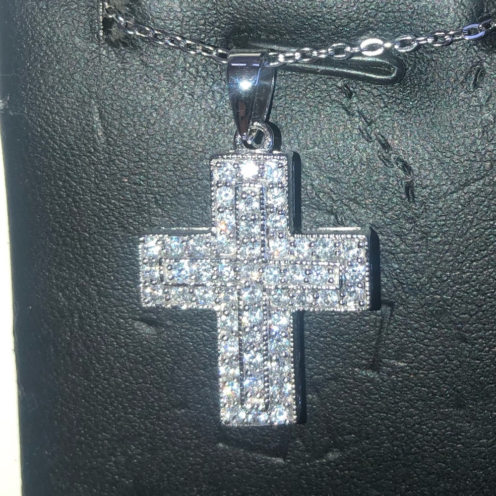 Sterling Silver 14“ Chain Cross Pendant.  All 925 Sterling Made in Italy…